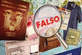 Falso documentale: le abrasioni e le correzioni di uno scritto non integrano il c.d. falso grossolano.
